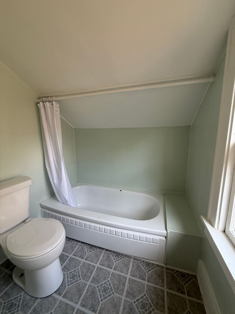 South Bend House: 721 S Arnold St