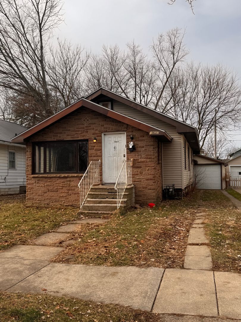 Elkhart House: 1827 Frances Avenue