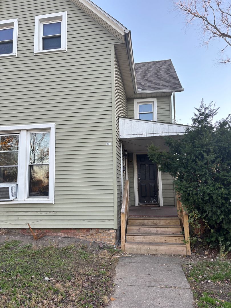 Elkhart Apartment: 431 West Marion Street