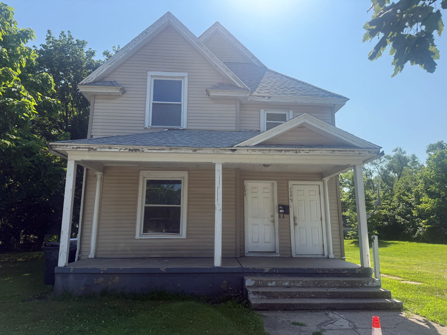 South Bend Apartment: 736 Lawndale