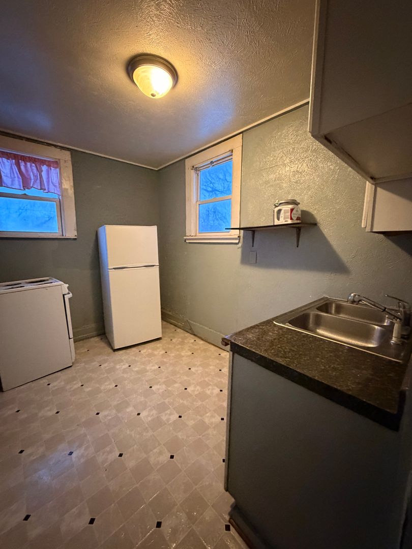 Elkhart Apartment: 419 West Marion Street