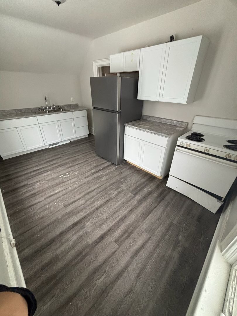 Elkhart Apartment: 509 West Franklin St.