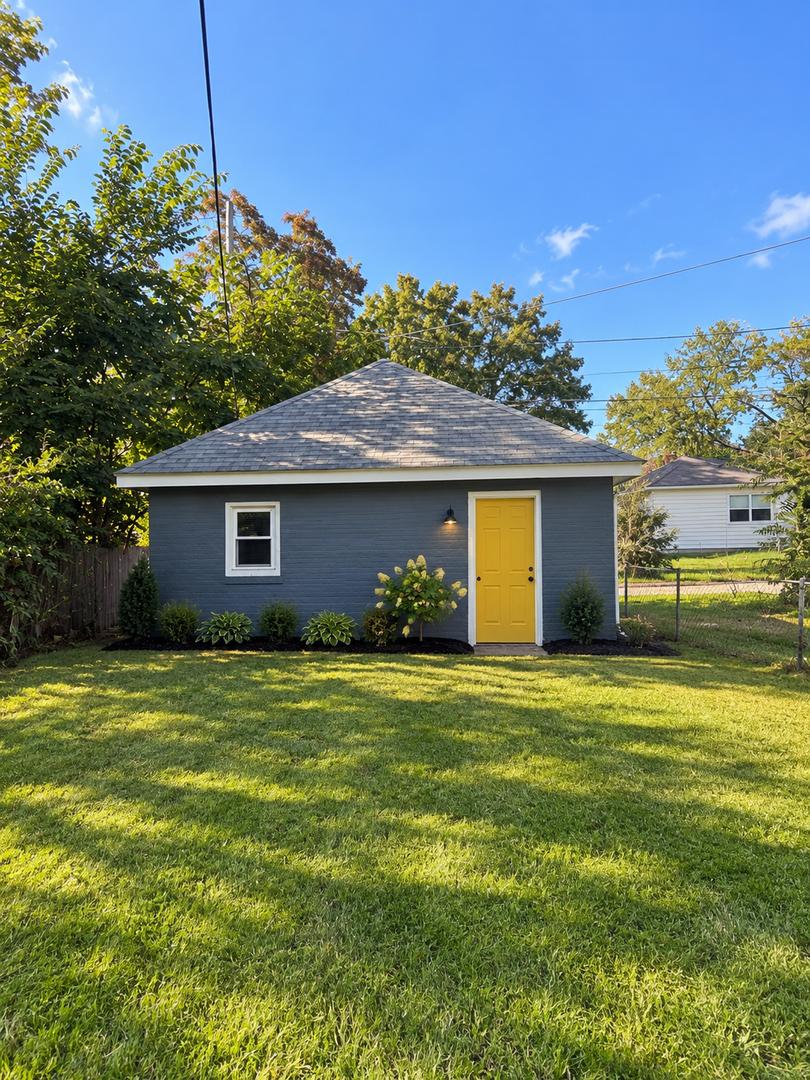 2205 Lincoln Way W 3 of 12