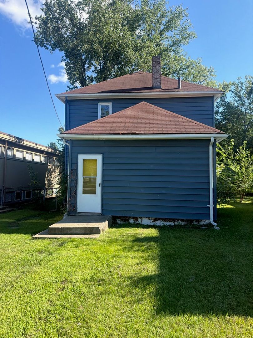 2205 Lincoln Way W 2 of 12