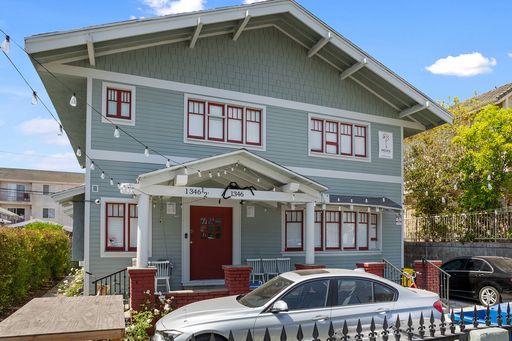 10 bed | 8 Bath | 2800 Sqft – photo 1