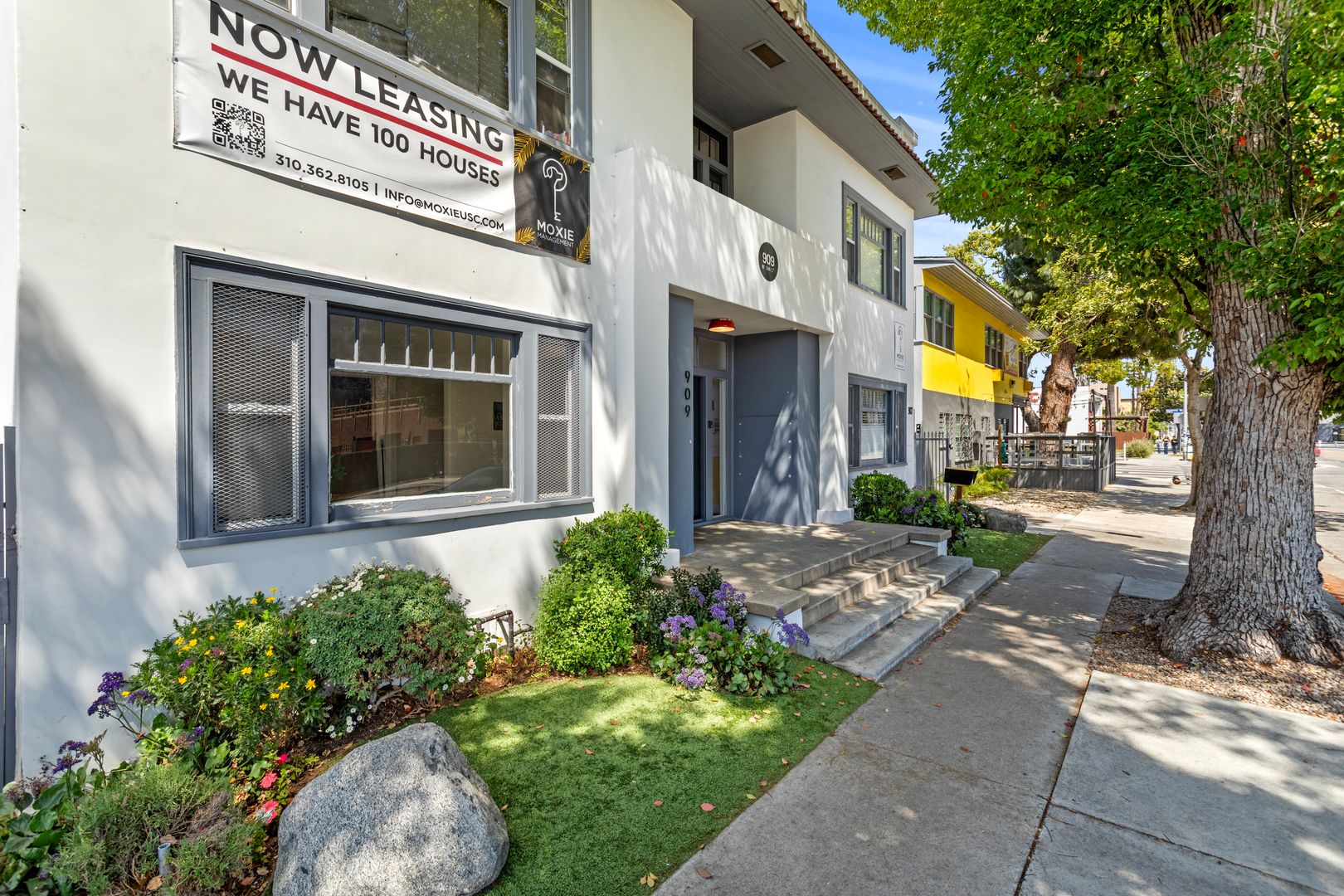 Los Angeles Apartment: 909 W 30th Street