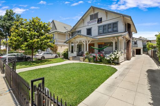 8 bed | 3.75 Bath | 3674 sqft – photo 1
