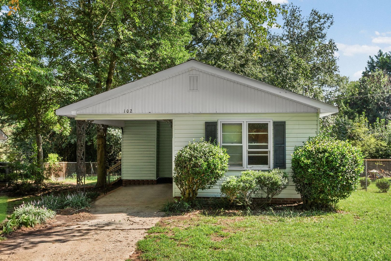 Carrollton House: 102 Pierce Street