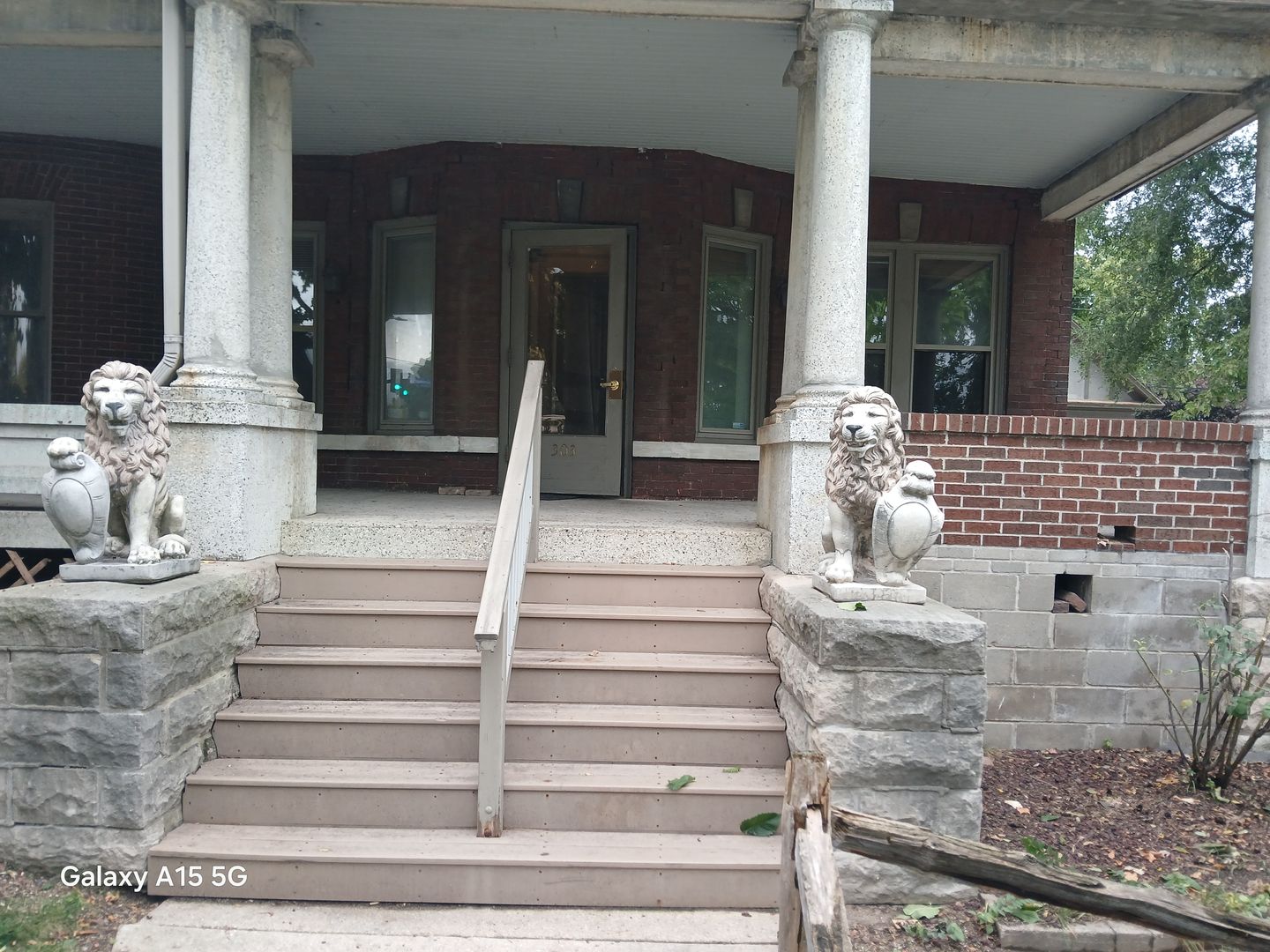 Green Bay Apartment: 303 N Ashland Ave