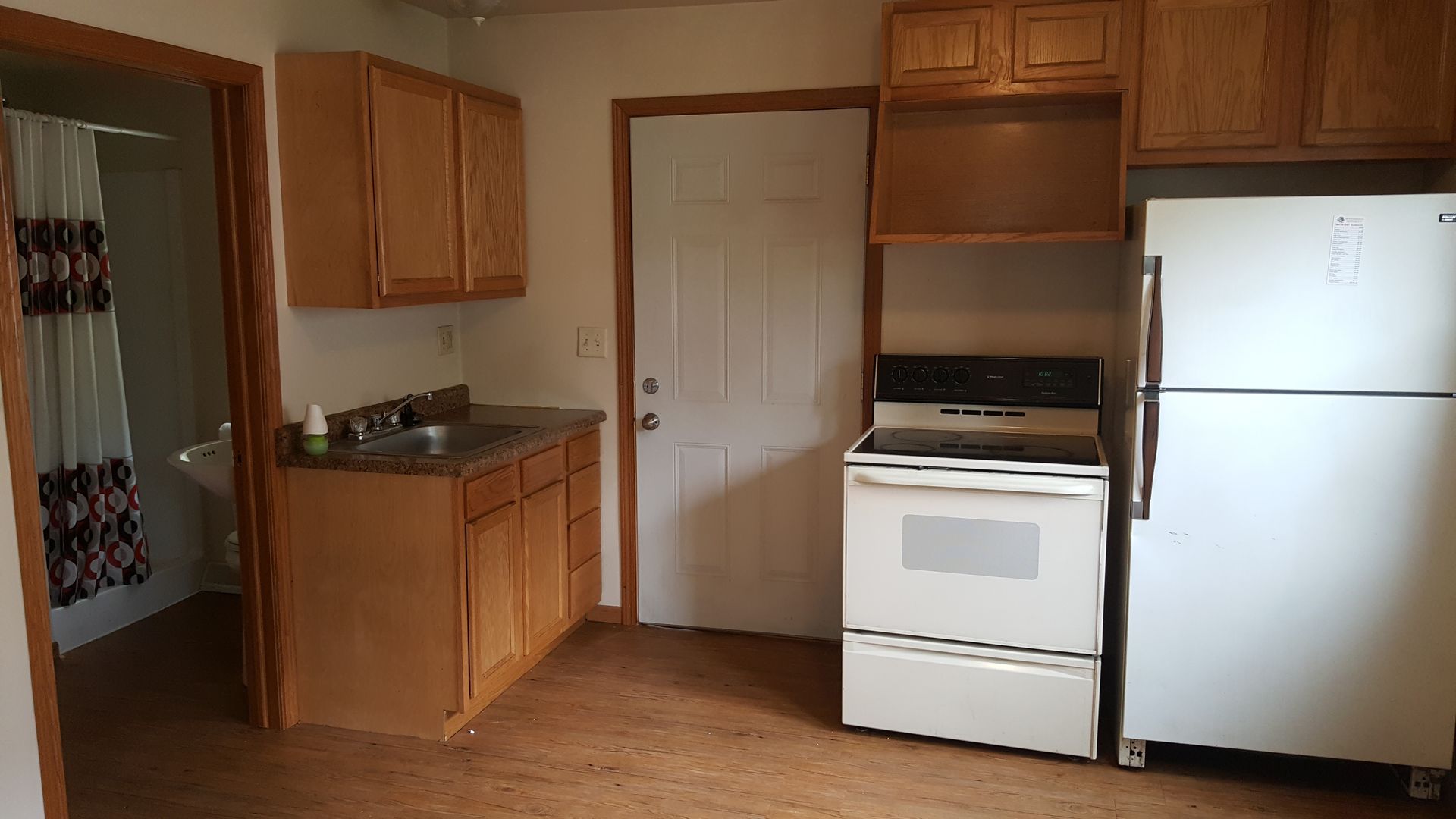 Green Bay Apartment: 1539 E Mason St