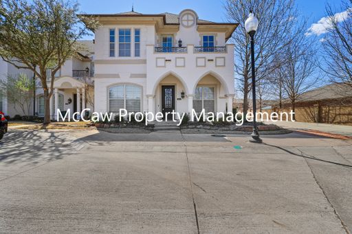 Stunning 3/4 Townhome in Gated Community in Coveted Colleyville!