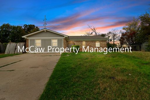 Spacious 3/2 in Forest Hill!