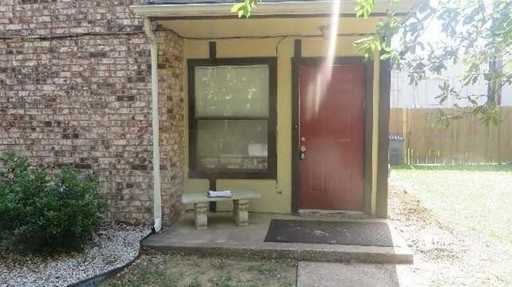 Cute 2/1.5 Townhome in Keller!