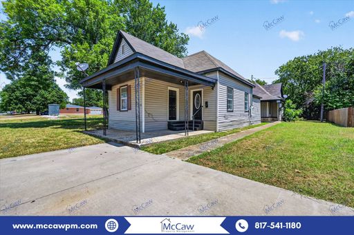 Charming 3/1 Duplex in Sherman! – photo 1