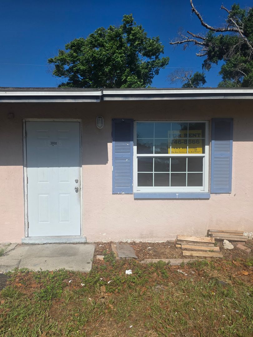 BRADENTON House: 3808 11th. STREET EAST
