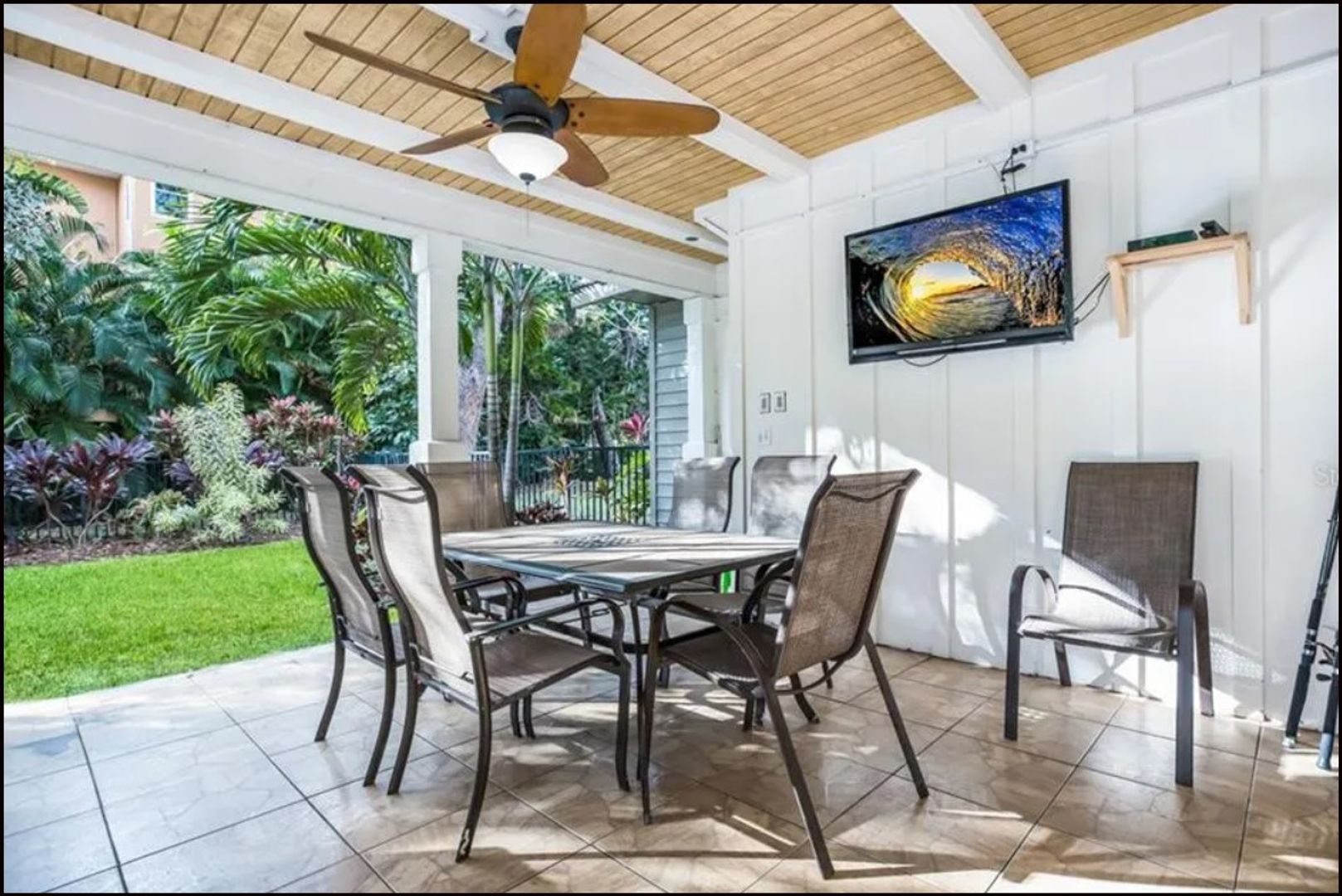611 Paradise Bay 3 of 8