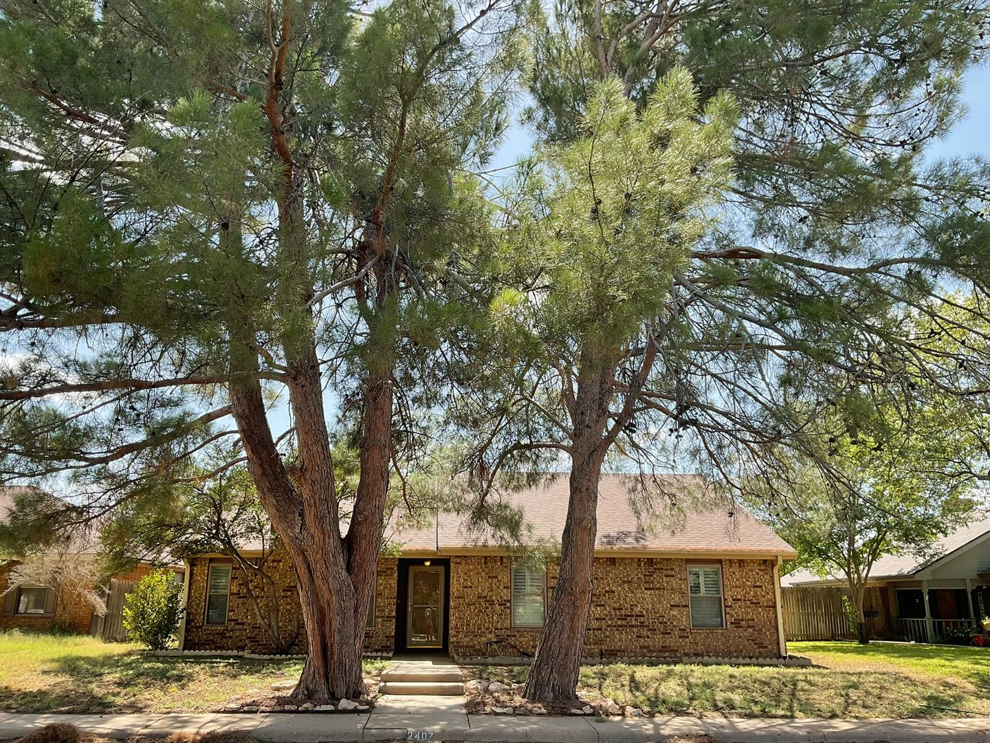 Midland House: 2407 Arbor CR