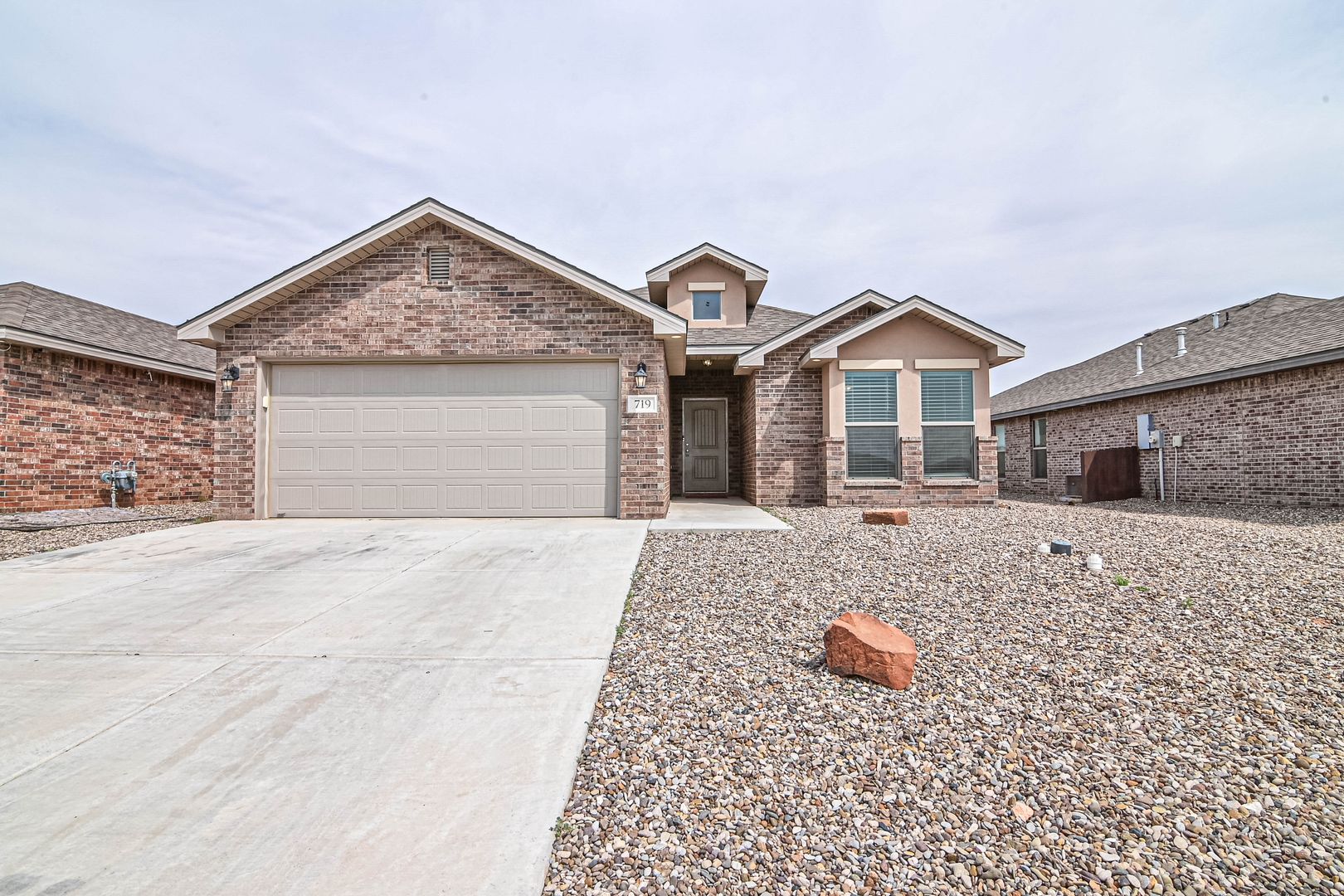 Midland House: 719 Bronco CT