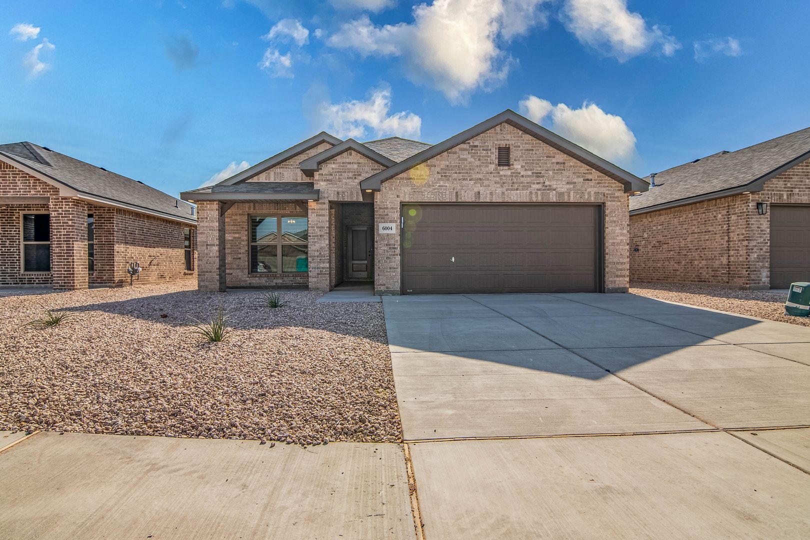 Midland House: 6004 Kingsville St