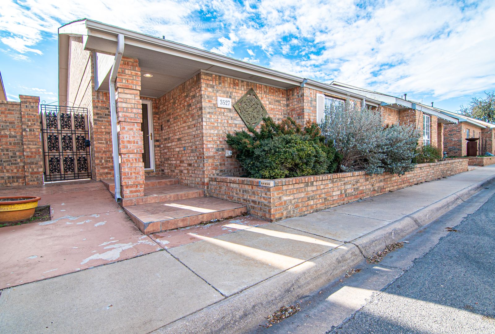 Midland House: 3527 Boyd Avenue