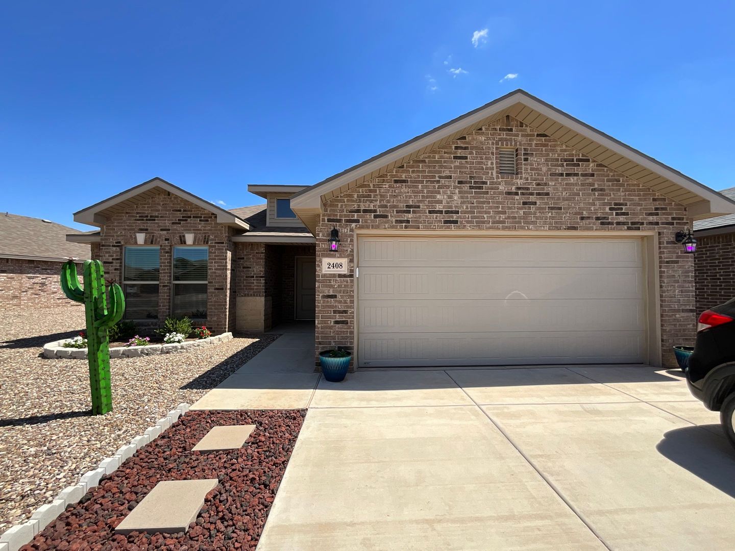 Midland House: 2408 Outlaw