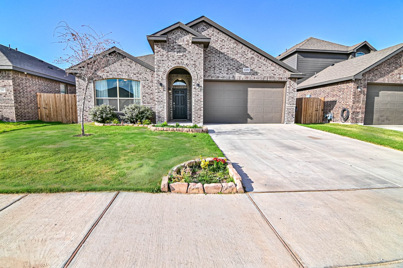 Midland House: 1219 Santa Clara