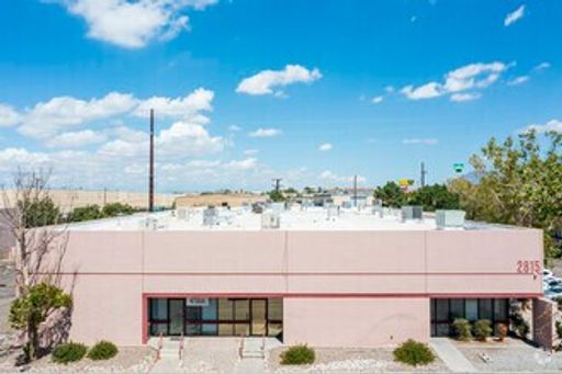 Large Industrial Space Available NOW! Great for manufacturing! – photo 1