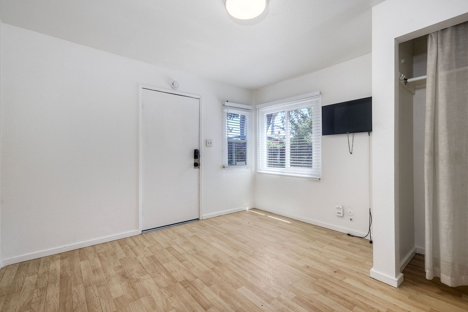 2744 Treat St 7 of 12