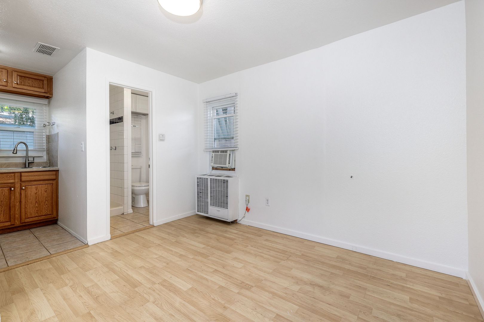 2744 Treat St 4 of 12