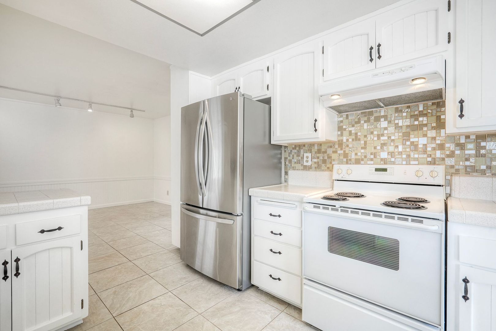 Escondido House: 749 Highland St