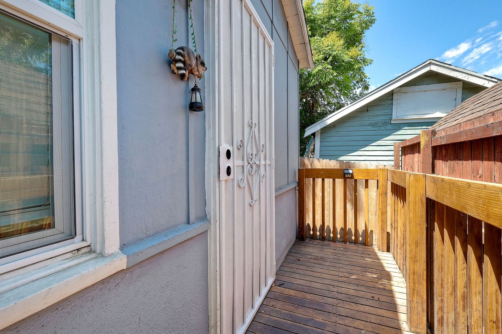 2744 Treat St 8 of 12