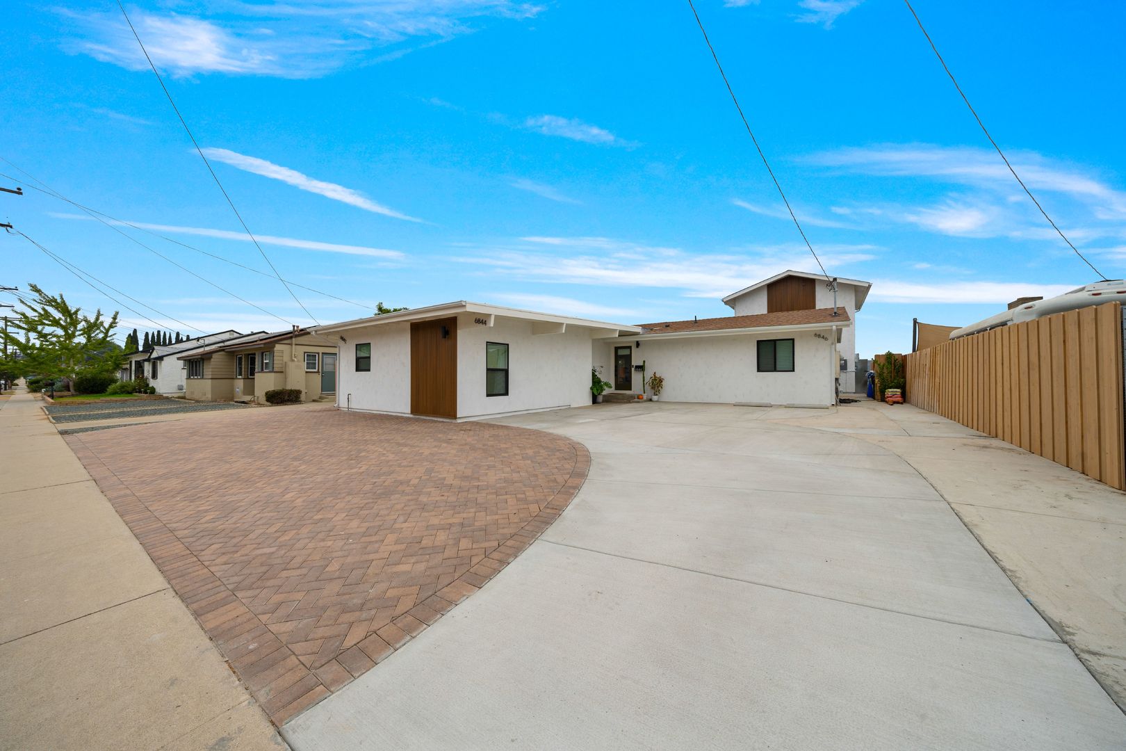 San Diego House: 6842 Estrella Avenue