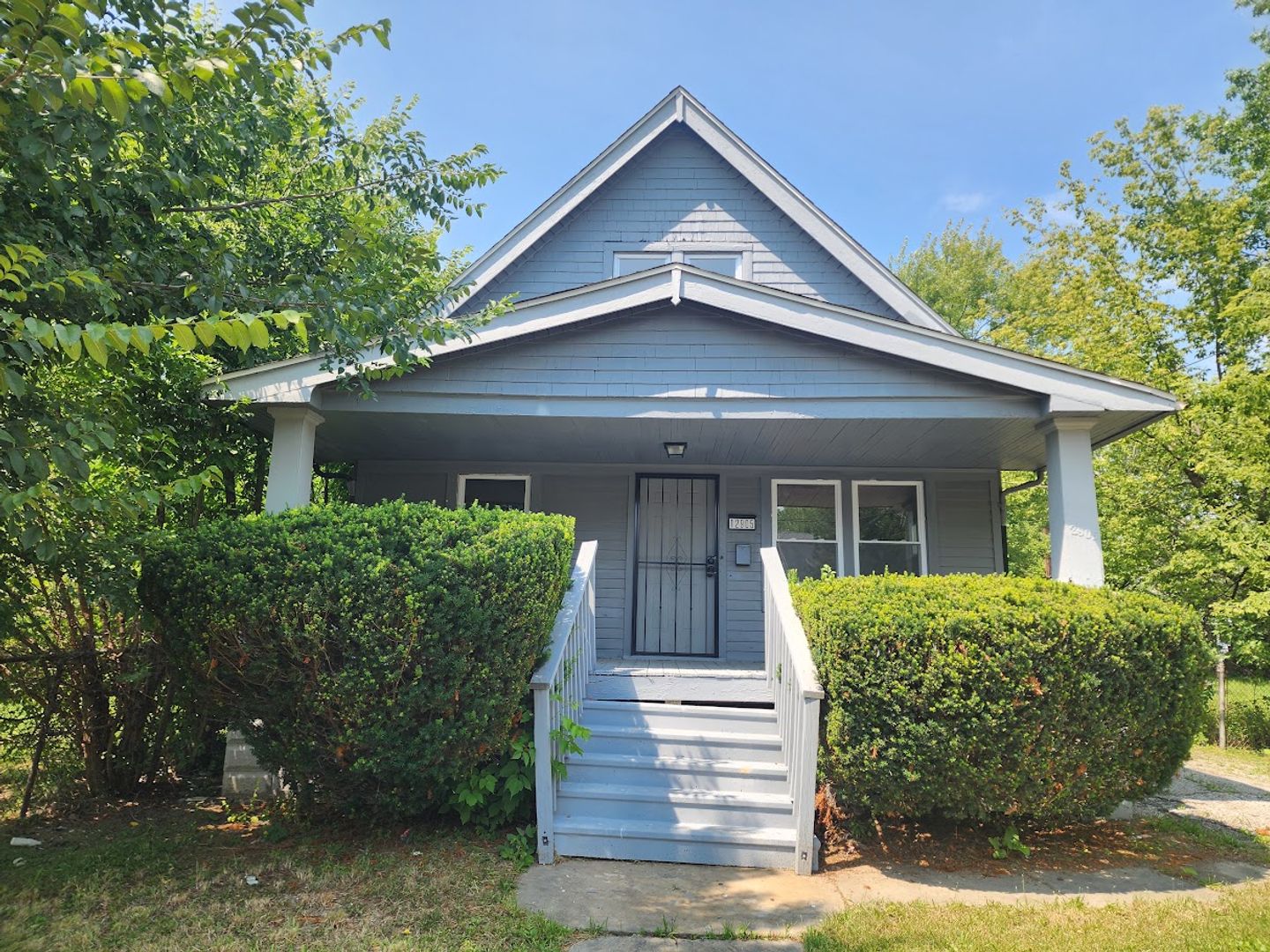 Cleveland House: 12905 Watterson Ave