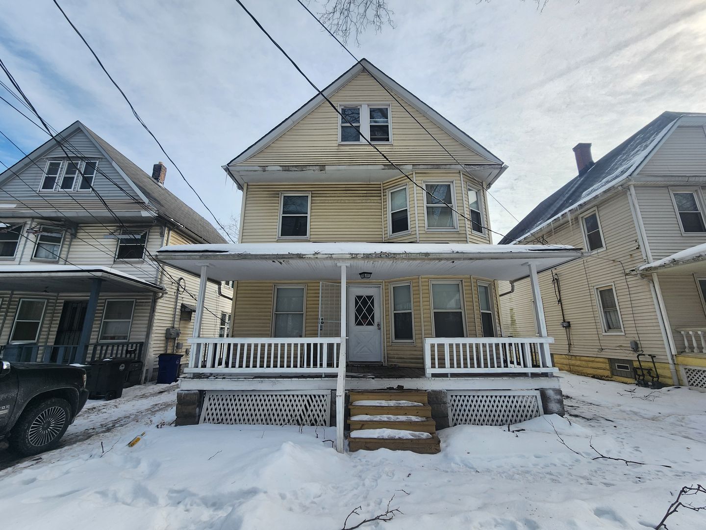 Cleveland Apartment: 3443 Regent Rd