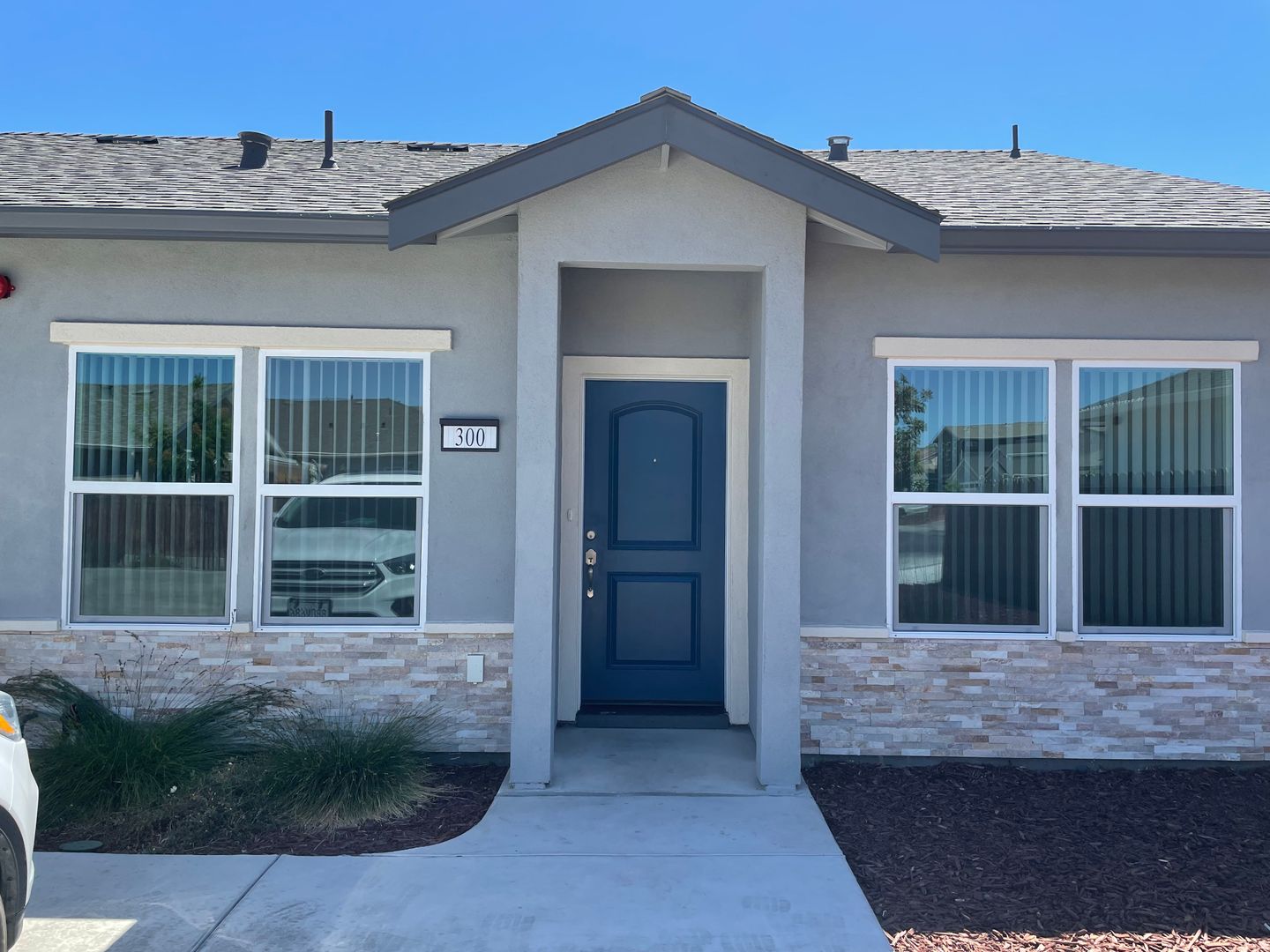 Hollister Apartment: 820 La Baig Dr