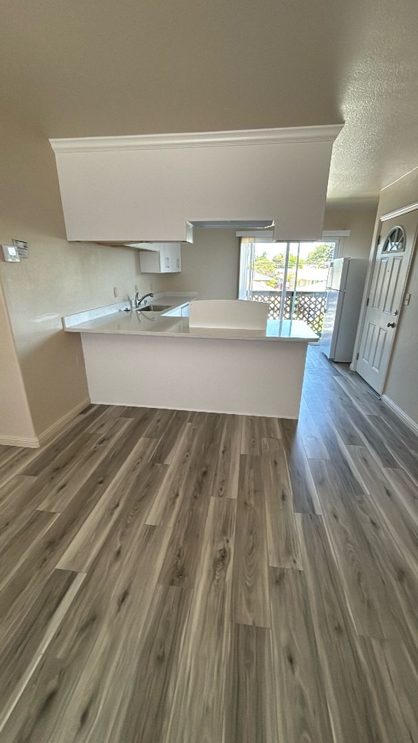 Hollister Apartment: 821 Line St