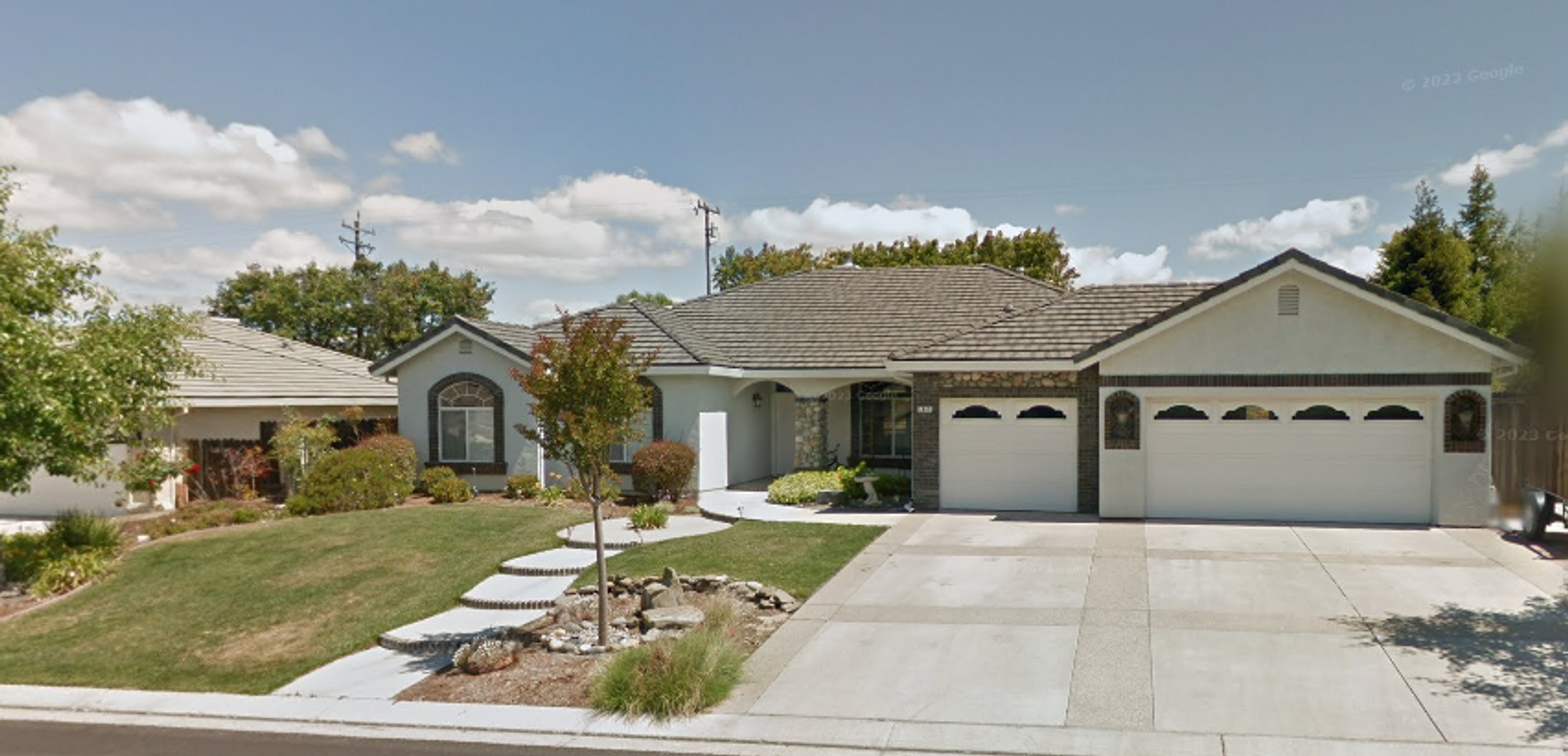 Hollister House: 1045 Wild Oak Dr