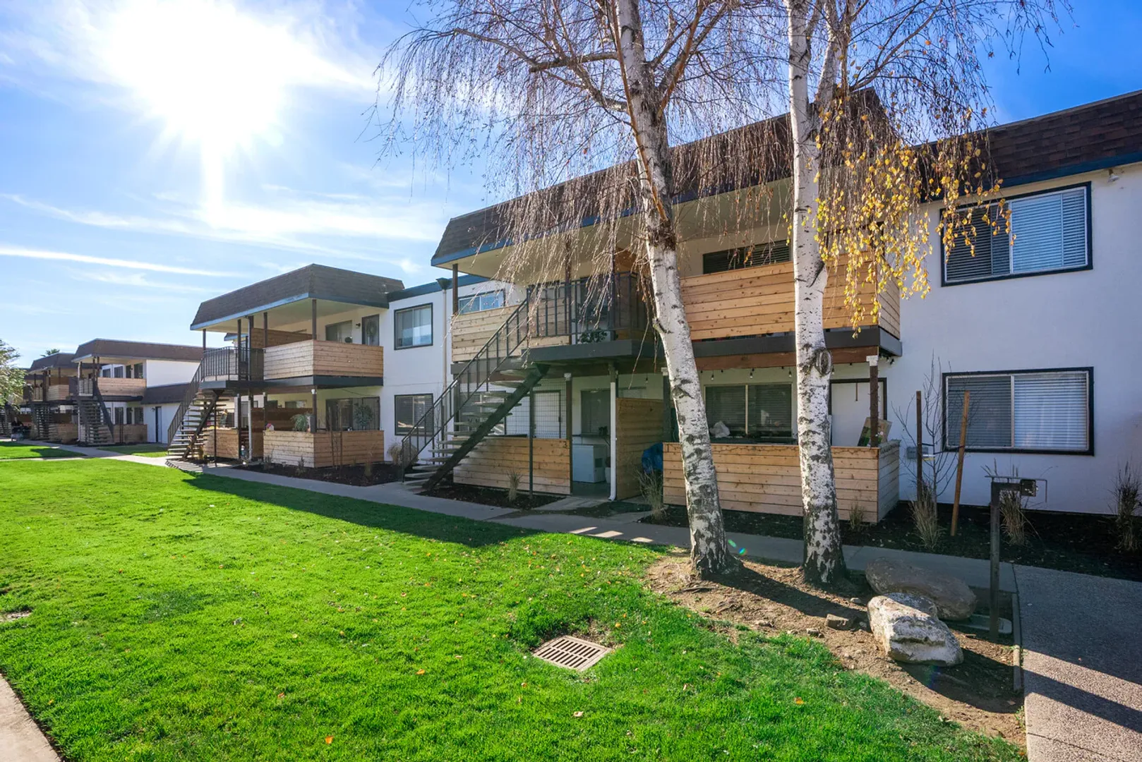 Hollister Apartment: 711 South Street