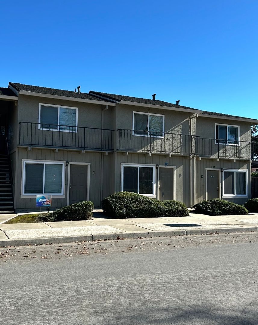 Hollister Apartment: 1461 Prune St