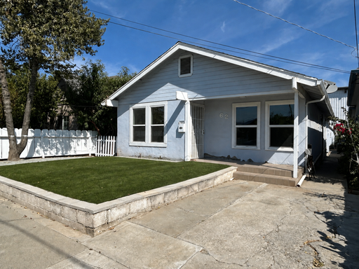 3 Bedroom, 2 Bath Home – photo 1