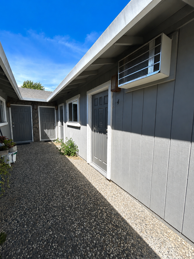 Hollister Apartment: 1040 Caputo Ct