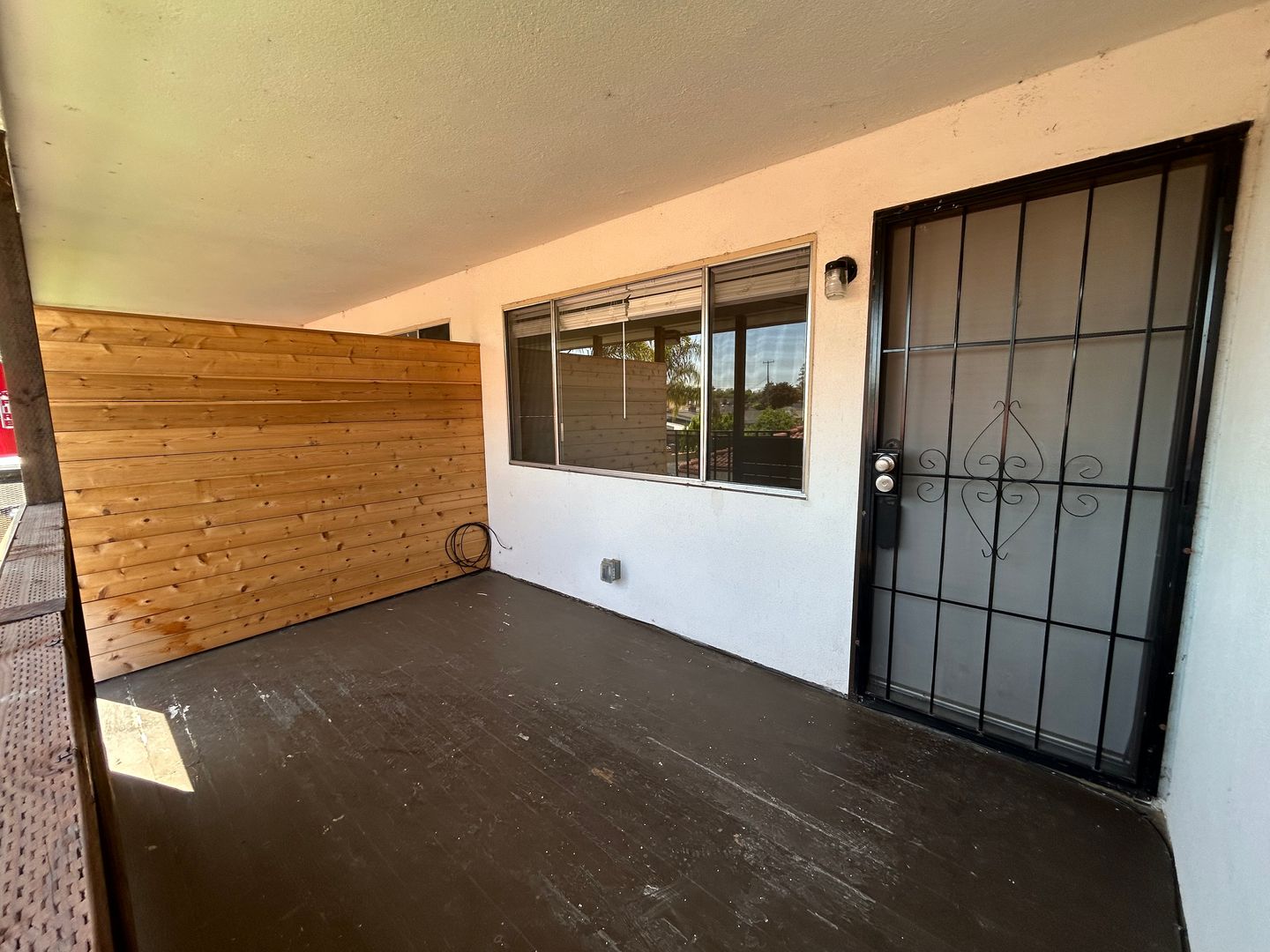 Hollister Apartment: 711 South Street