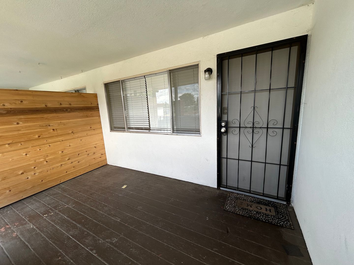 Hollister Apartment: 711 South Street