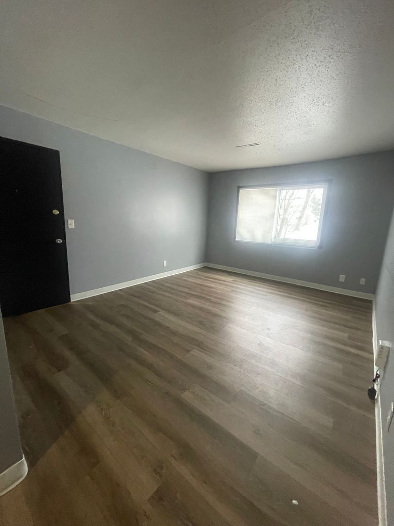 2330 E Locust St. , Apt 205, Davenport, IA 52803