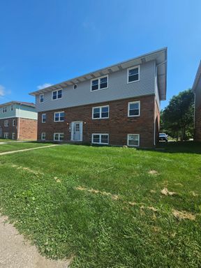 MOVE IN SPECIAL! There is a $25 fee per application and everyone over 18 needs to fill out their own application. – photo 1