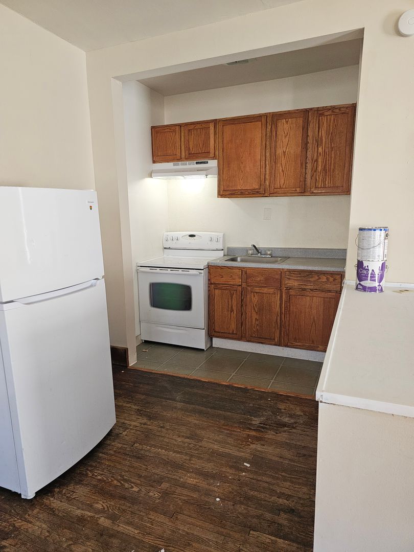 811 E 14th St., Apt. 8, Davenport, IA 52803