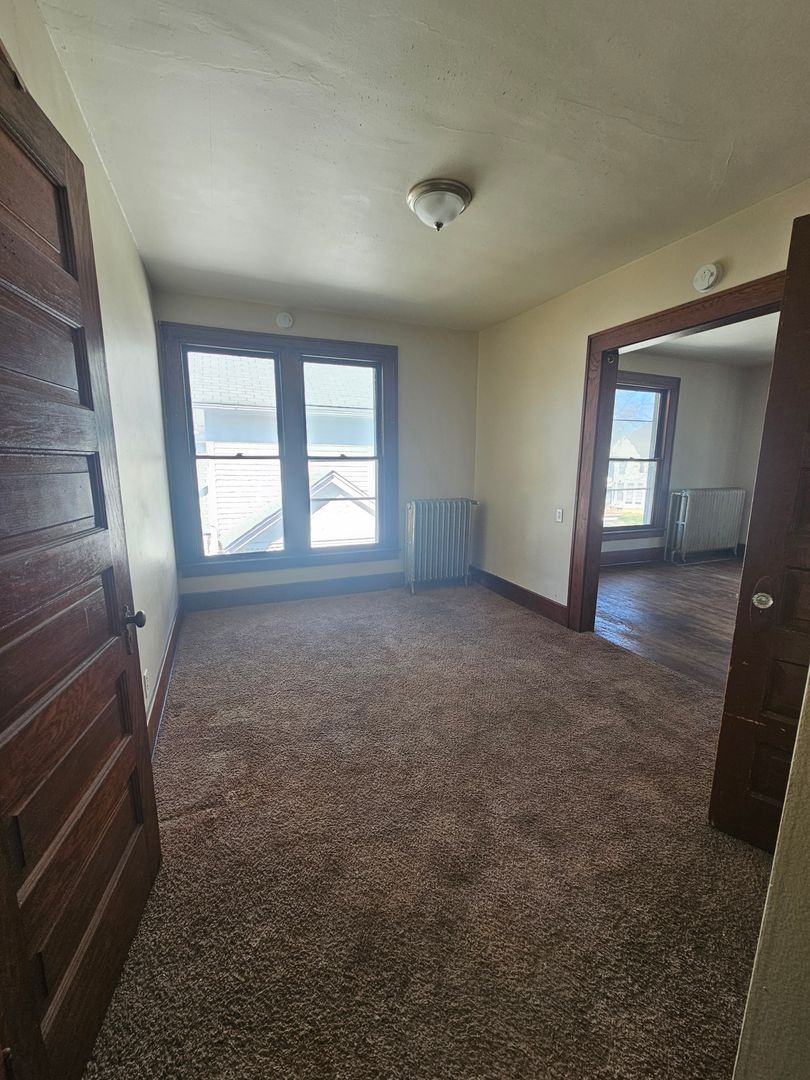 811 E 14th St., Apt. 8, Davenport, IA 52803