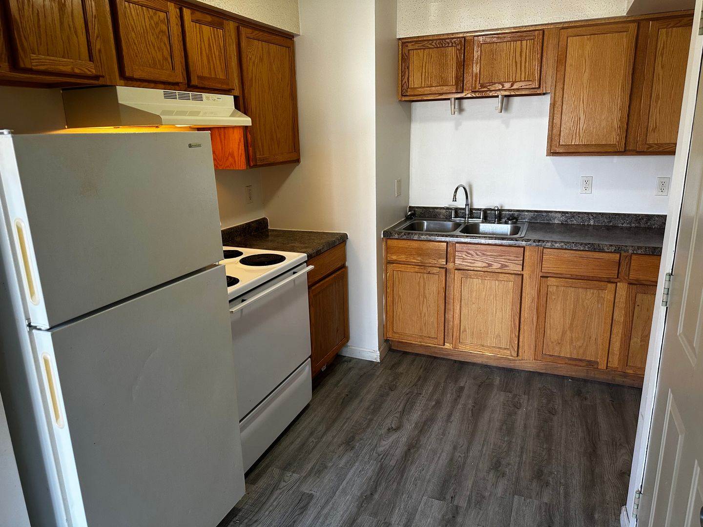 Bettendorf Apartment: 975 39th Street
