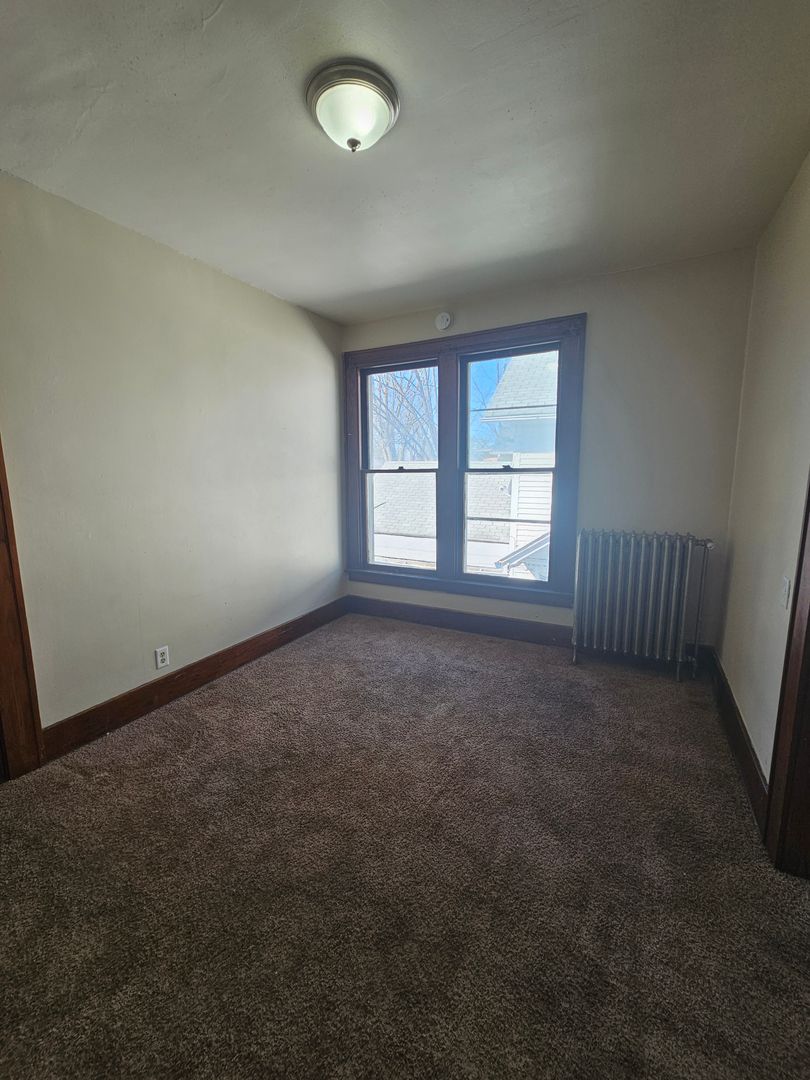 811 E 14th St., Apt. 8, Davenport, IA 52803