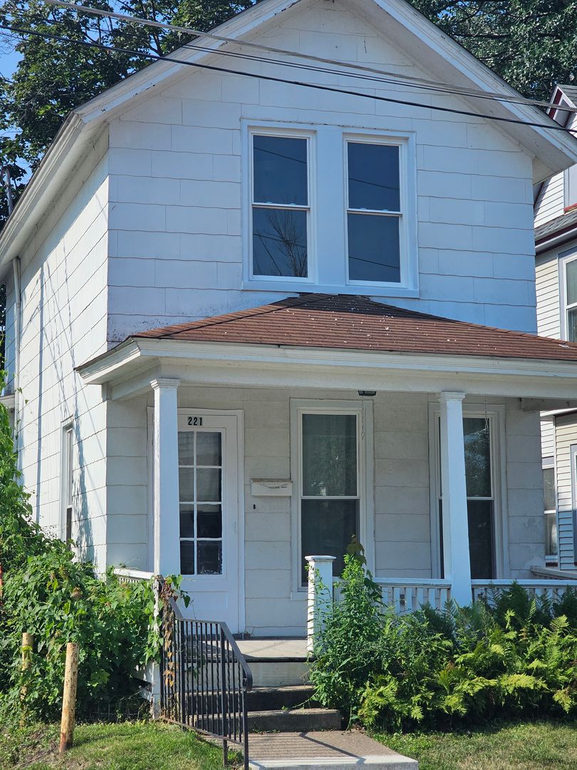 Davenport House: 221 East 18th Street